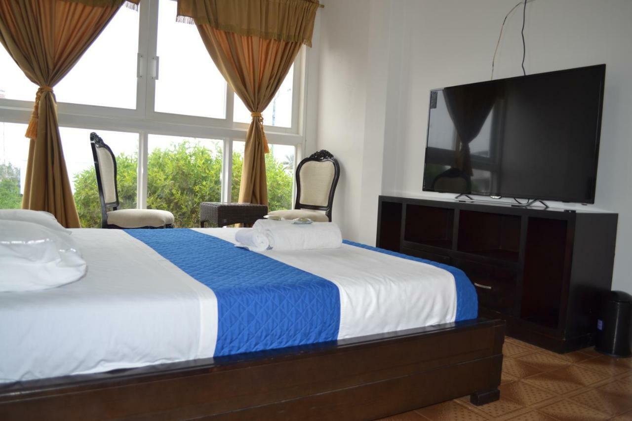 Hostal Cormorant Flightless Puerto Ayora (Galapagos Islands) Exterior photo