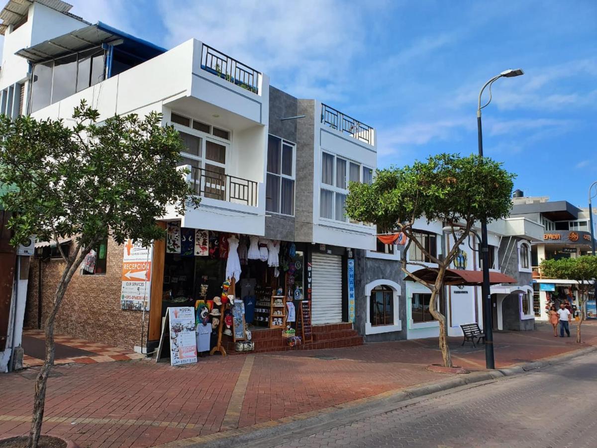 Hostal Cormorant Flightless Puerto Ayora (Galapagos Islands) Exterior photo